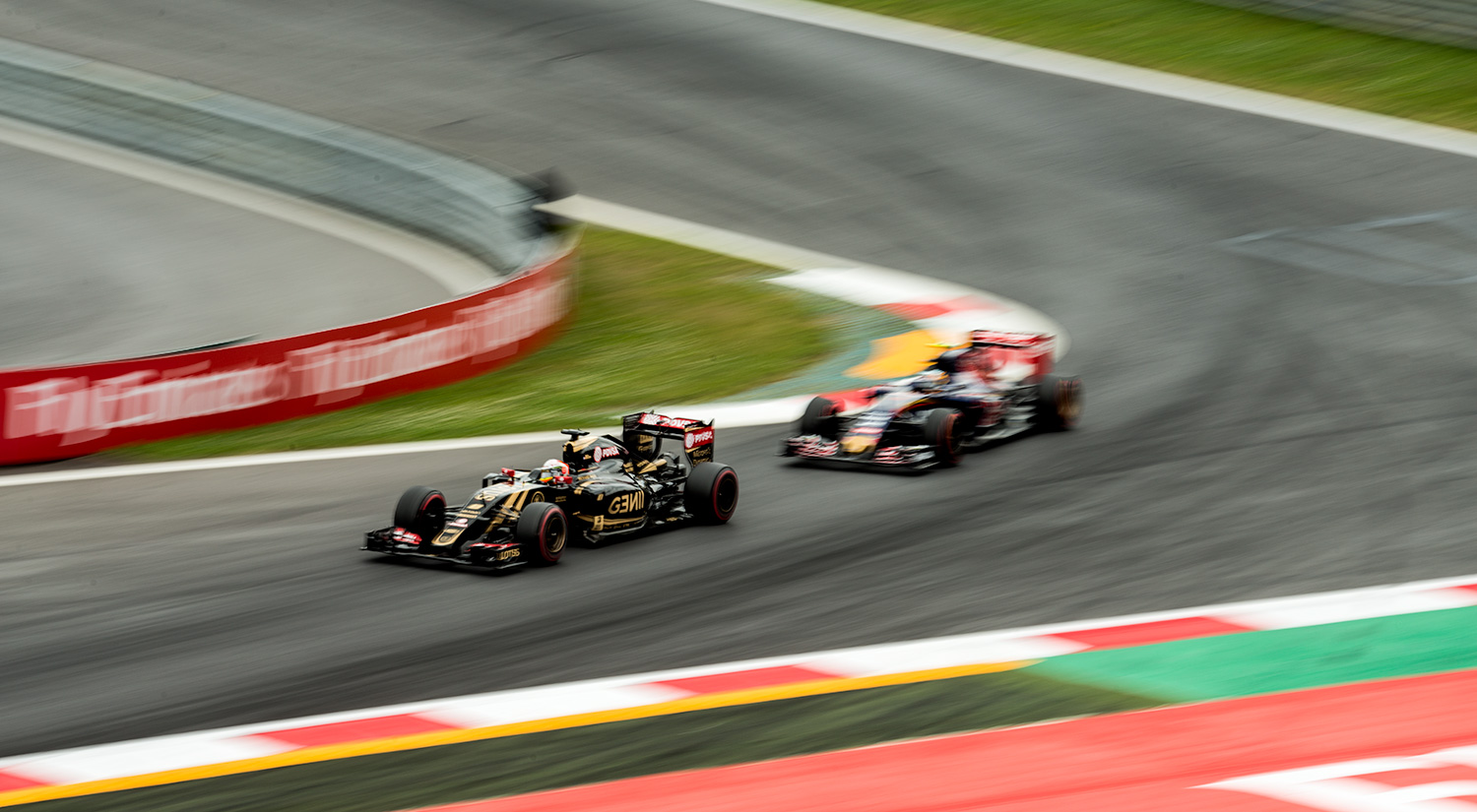 Romain Grosjean - Lotus &  Carlos Sainz, Jr. - Toro Rosso, Red Bull Ring, Austria, 2015